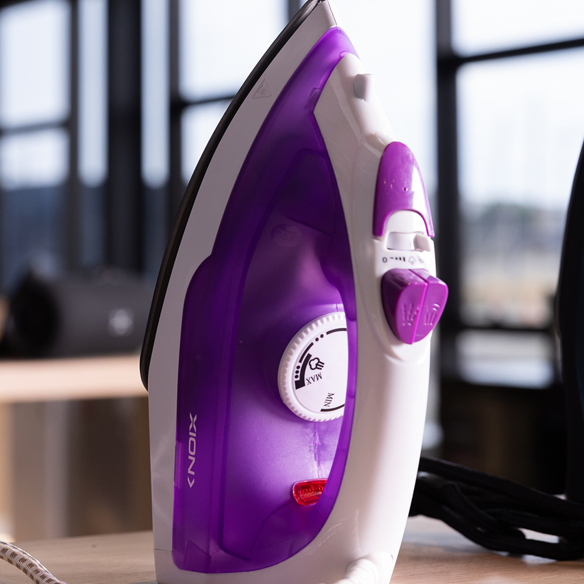 PLANCHA A VAPOR 1600W - XION - Imagen 2